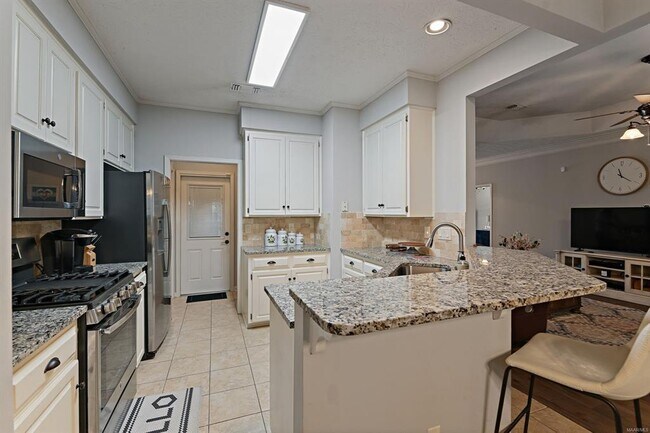 Building Photo - 905 Running Brook Dr