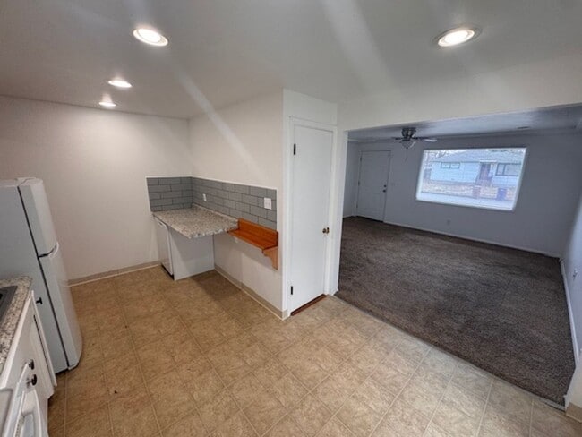 Building Photo - 47 E Garland Ave