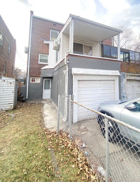 Building Photo - 8203 164th Pl