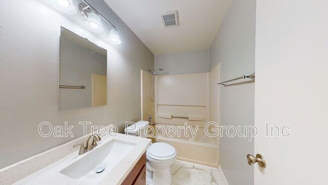 Building Photo - 312 Rodeo Ave