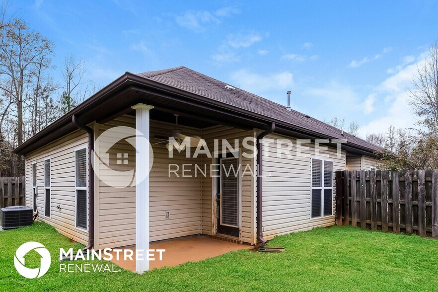 Building Photo - 12879 Woodland Park Cir