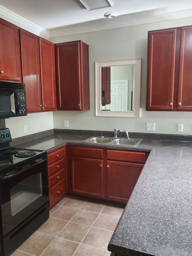 Building Photo - Coming Soon! Lake-area living, 2 Bedroom Apartment