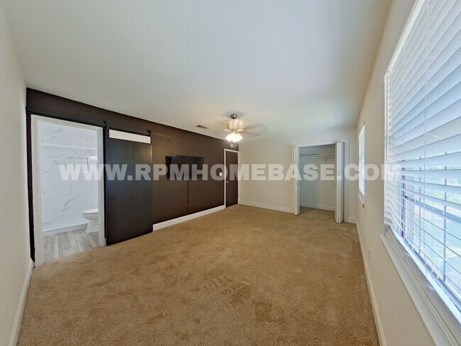 Building Photo - Spacious Dog-Friendly Townhome | Minutes from Eglin AFB & Hurlburt Field