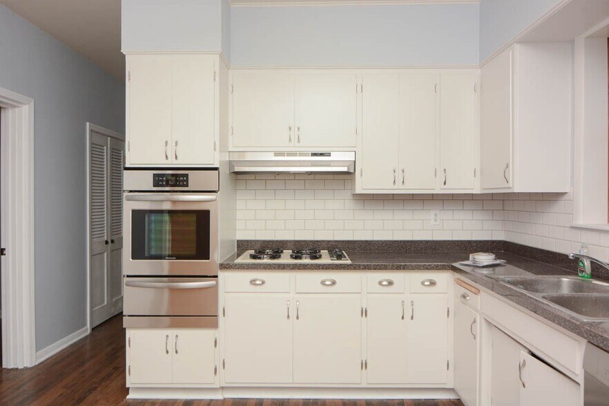 Building Photo - 3531 N Bell Ave