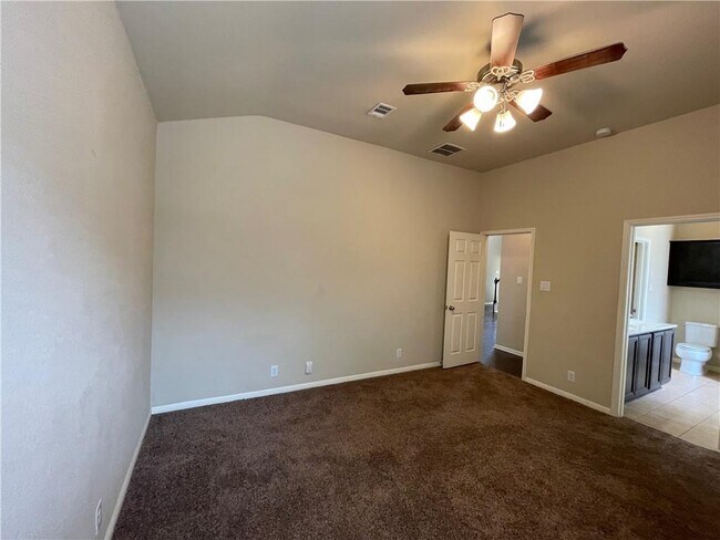 Building Photo - 1704 Rockland Dr