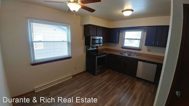 Building Photo - 3 br, 2 bath House - 5007 N 106th St