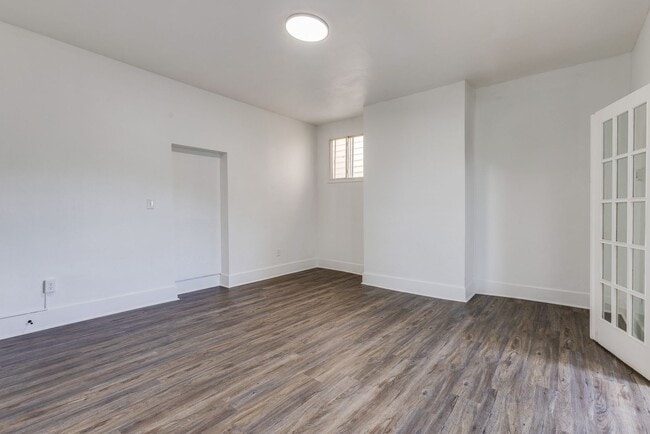 Building Photo - 705 Brownsville Rd