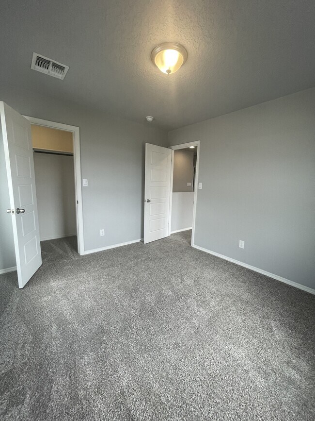 Building Photo - 4839 Blackburn Rd NE