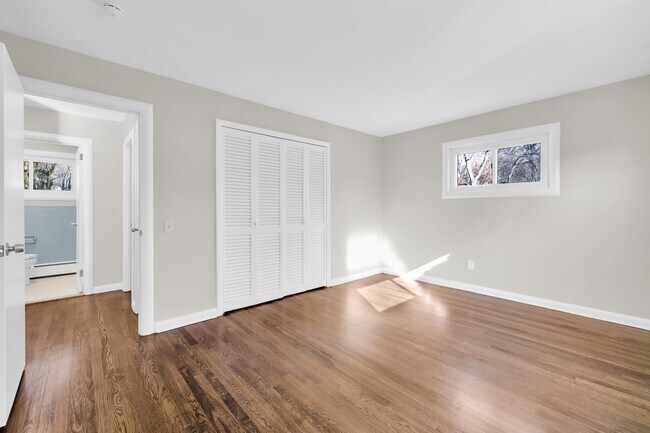 Building Photo - 26 Seminole Cir