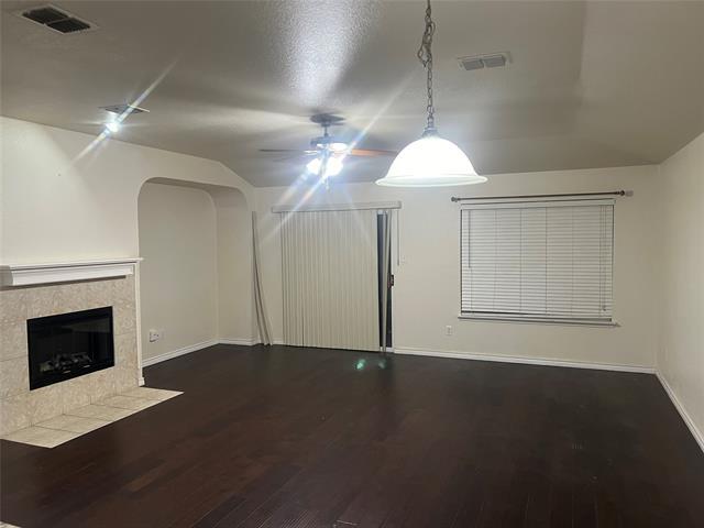 Building Photo - 6949 Sylvan Meadows Dr