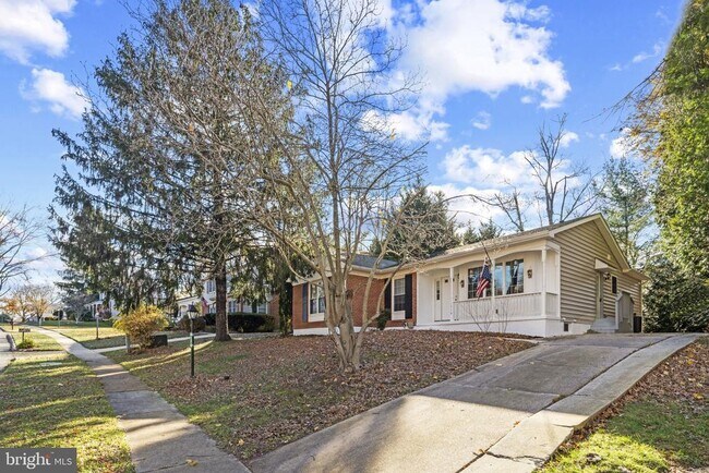 Building Photo - 1516 Cedarwood Dr