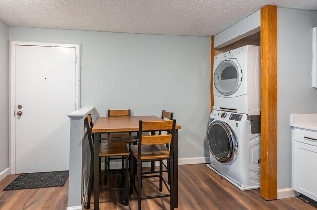 Building Photo - 19 Kimberly Dr