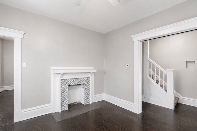 Building Photo - 24 E Blake Ave