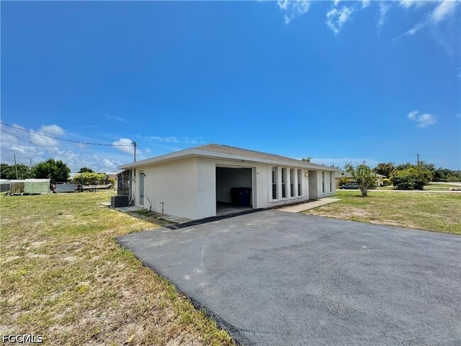 Building Photo - 7346 Captiva Blvd