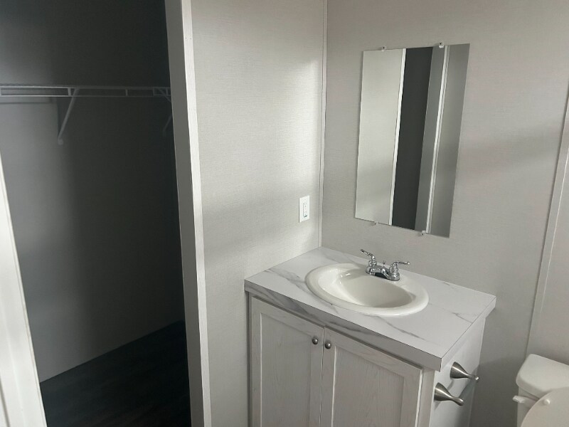 Building Photo - 636 Sweet Pea Ln