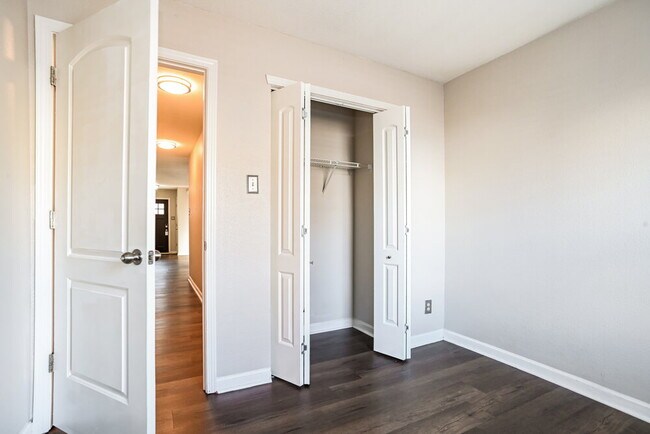 Building Photo - 6519 Matlea Ct