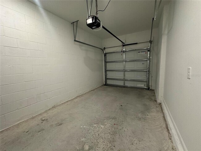 Building Photo - 3170 Laurent Lp