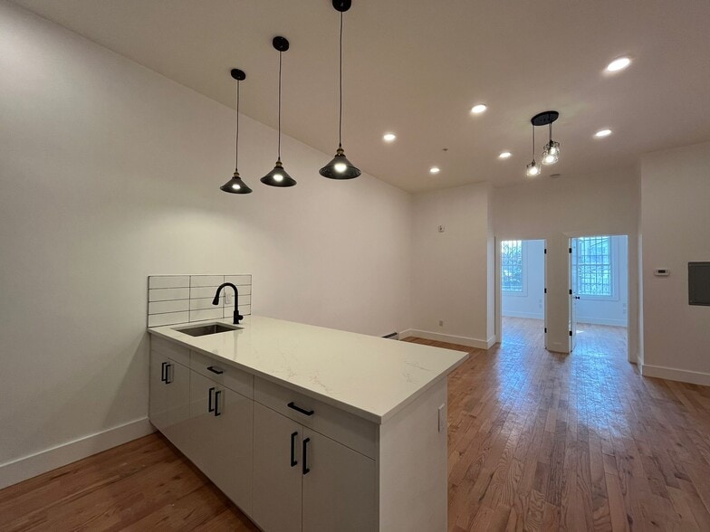 Building Photo - 224 Old Bergen Rd