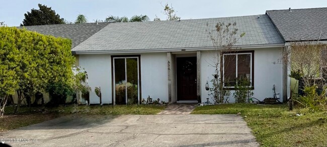 Building Photo - 636 Aquatic Dr