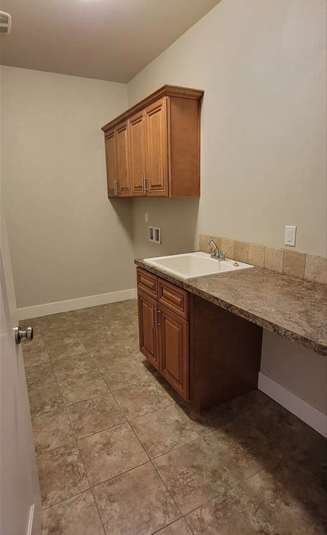 Building Photo - 1299 N Oklahoma Pl