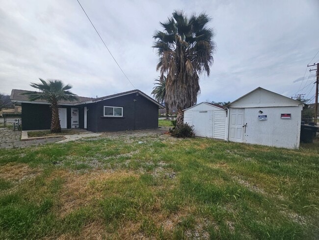 Building Photo - Mixed Used Residential and Commercial- Large Back Yard with Rolling Gate