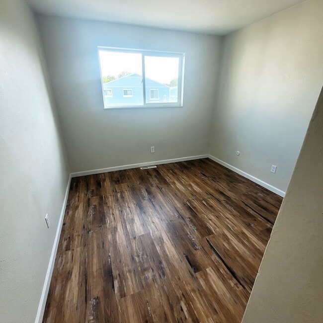 Building Photo - Westdale Townhomes