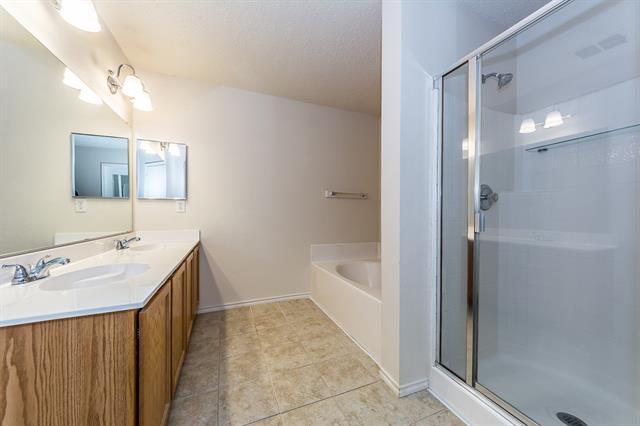 Building Photo - 8709 Stonebriar Ln