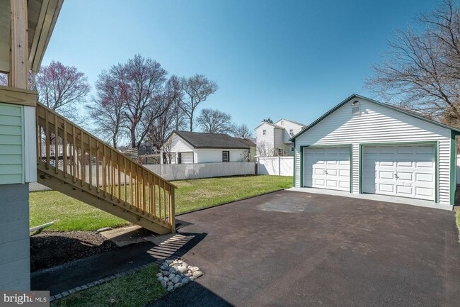 Building Photo - 106 Linderman Ave
