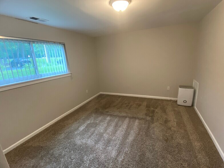 Building Photo - 8405 Greenbelt Road