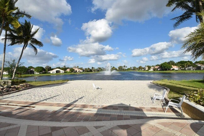 Building Photo - 11595 Pamplona Blvd