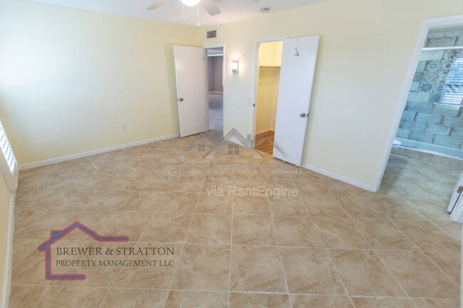 Building Photo - 18414 N 129th Ave