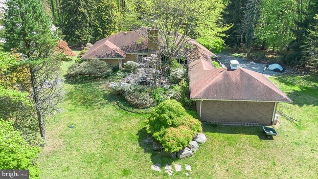 Building Photo - 501 Webb Rd