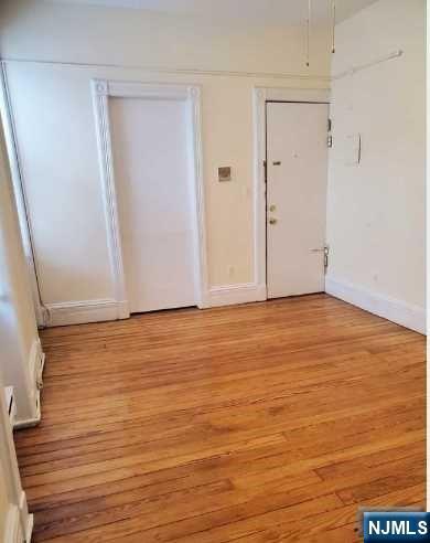 Building Photo - 107 4th St
