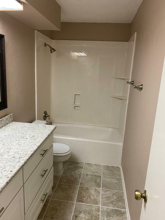 Building Photo - 2800 Longmire Dr