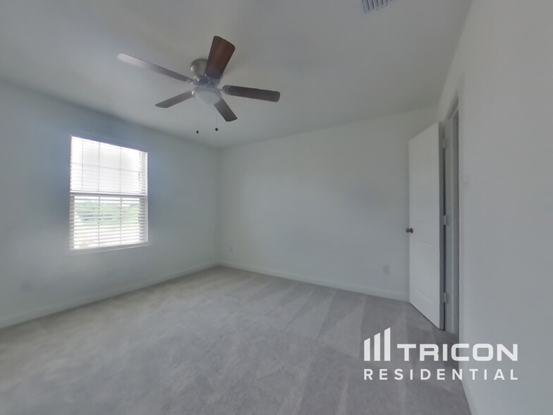 Building Photo - 2701 Brushy Lk Dr