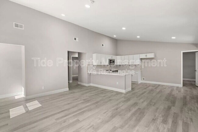 Building Photo - 1240 Maryland Dr