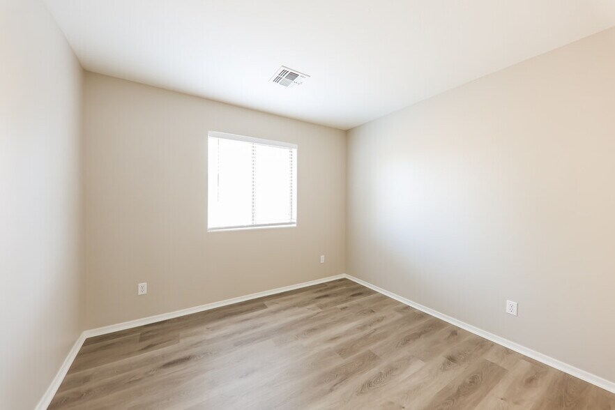Building Photo - 14258 W Corrine Dr