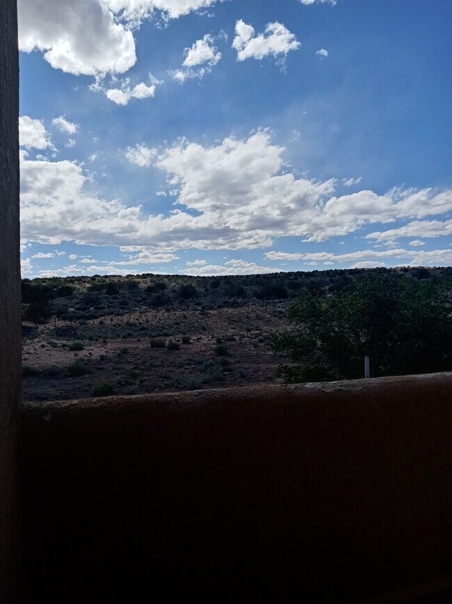 Building Photo - Easy Commute to Los Alamos or Santa Fe
