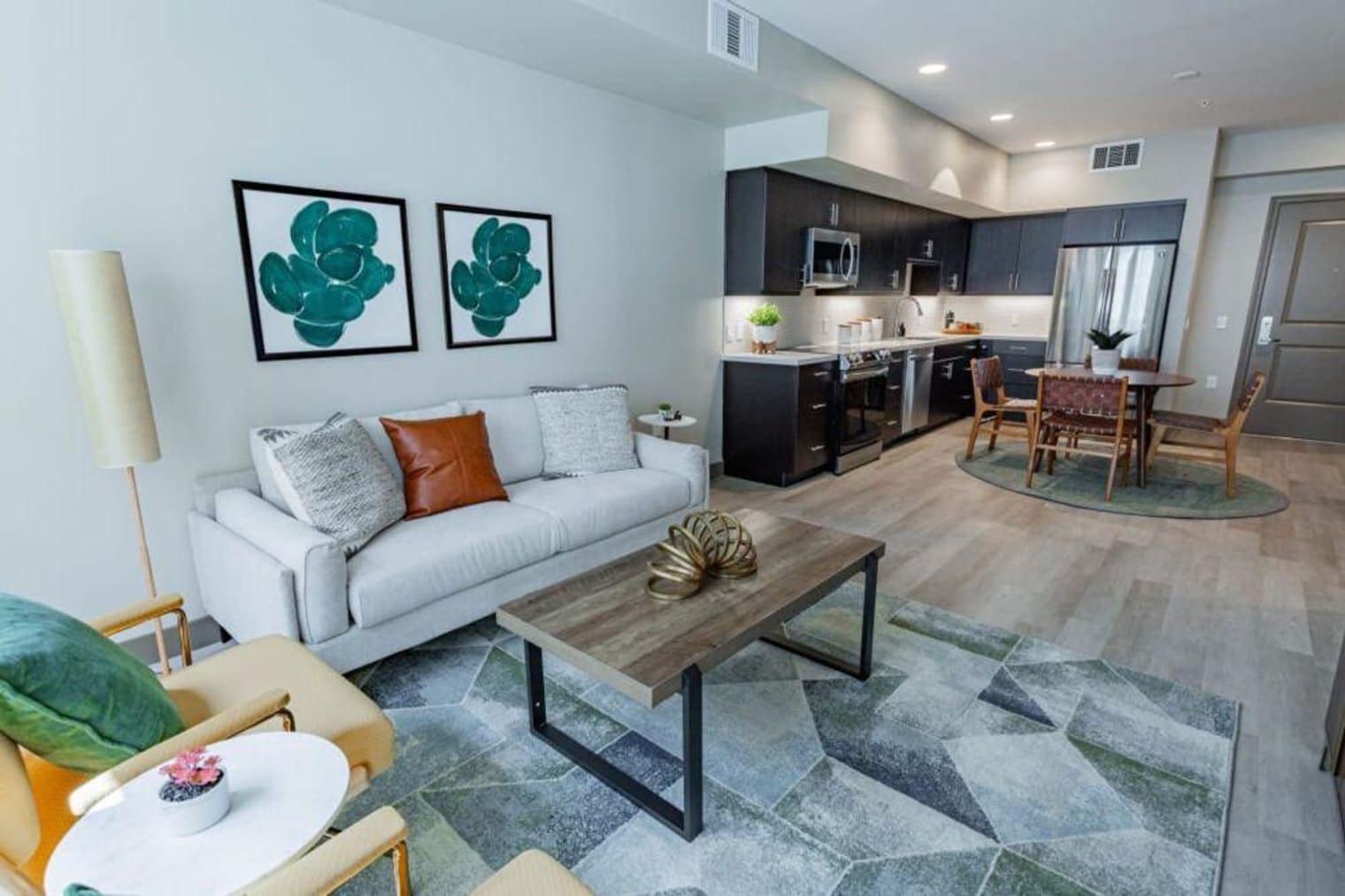 Building Photo - 920 Bayswater Ave