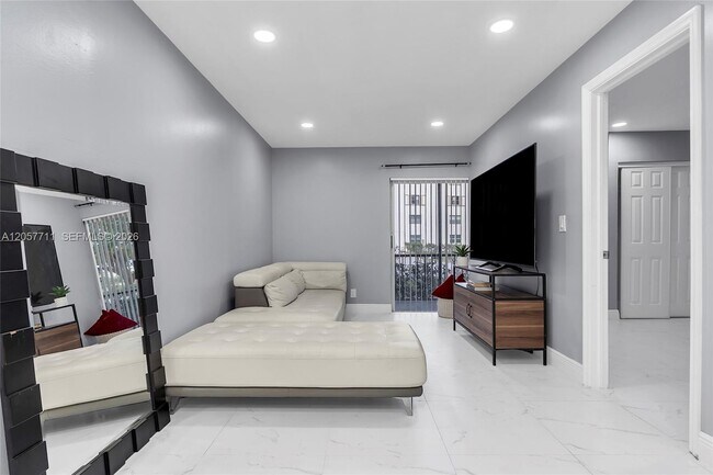 Building Photo - 3300 Spanish Moss Terrace