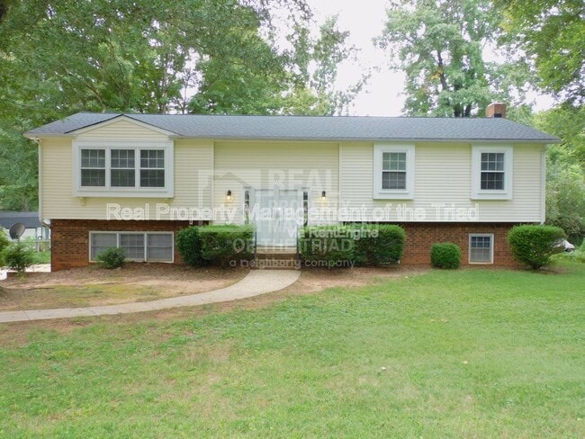 Primary Photo - 284 Longmeadow Dr