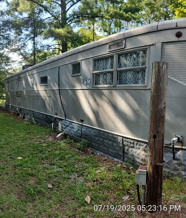 Building Photo - 58 Robinson Ln