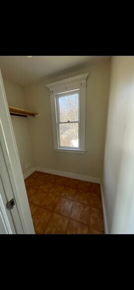 Building Photo - 208 Buckingham St