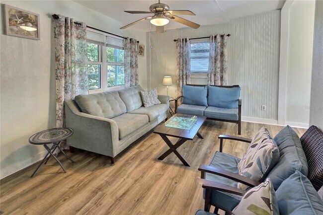 Building Photo - 1431 Paloma Ln
