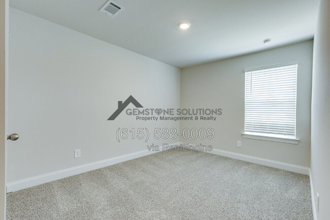 Building Photo - 204 Douglas Bend Rd