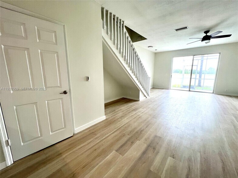 Building Photo - 1816 Salerno Cir