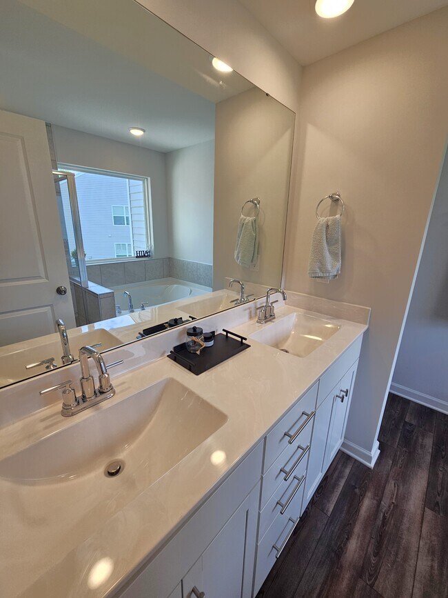 Building Photo - 205 Brochaill Ct