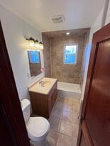 Building Photo - 184 William St