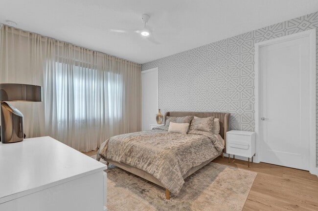 Building Photo - 8239 Oceanus Dr