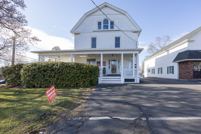 Building Photo - 207 Maple Ave